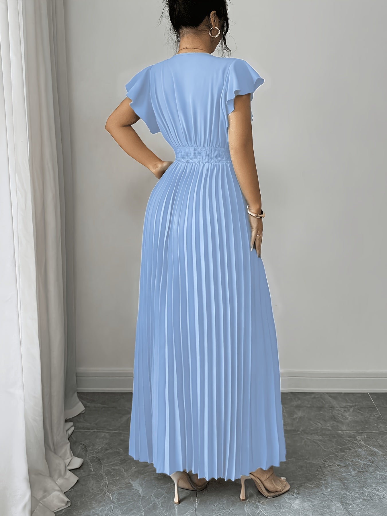 Spring And Summer New Elegant Ladies Slim V-Neck Dress with Pleated Craftsmanship, Large Skirt, Ruffled Lotus Leaf Sleeves, Valentine'S Day Party Gathering Elegant Dress, Commuting Fashion Skirt