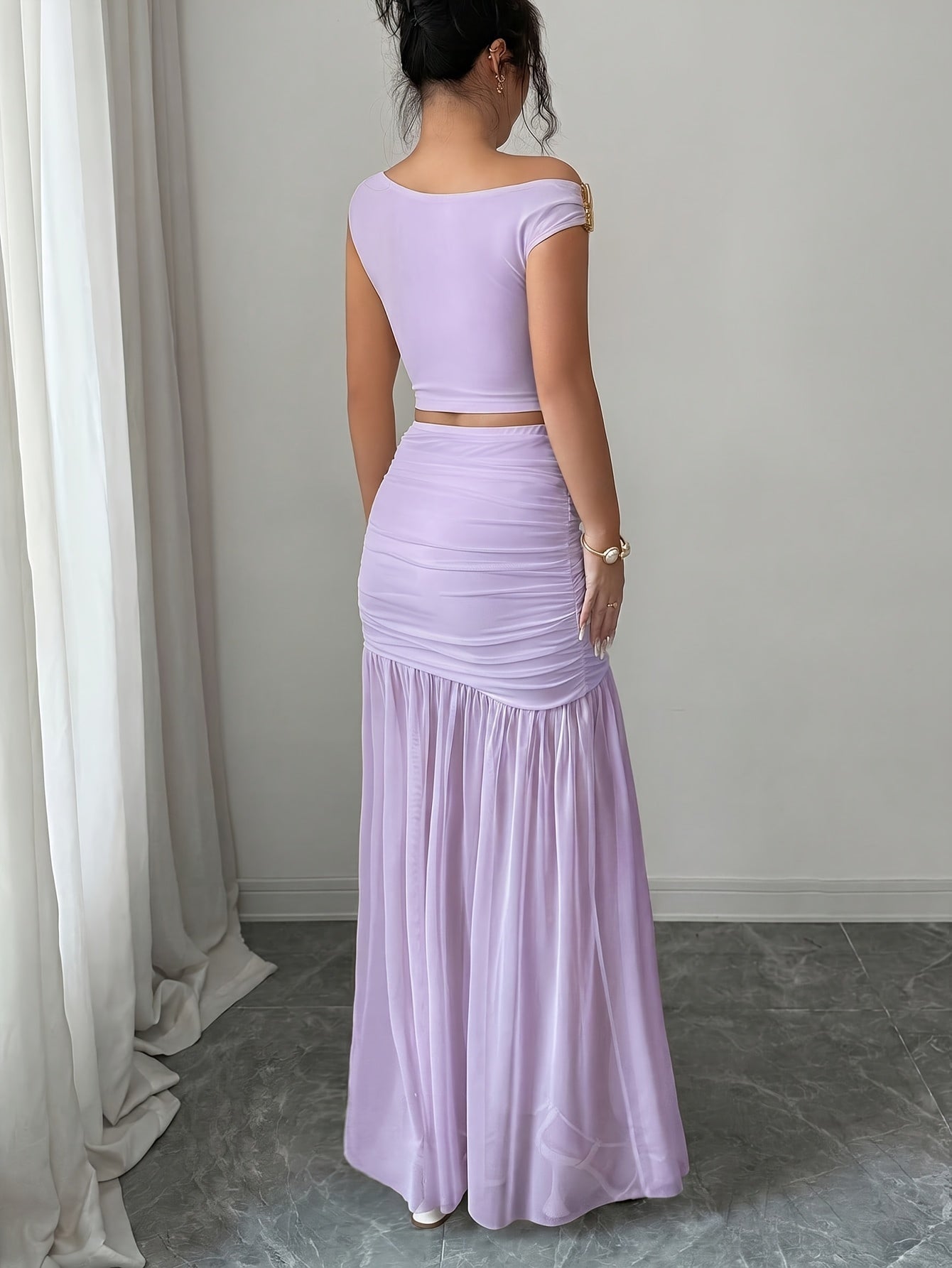 Elegant 2pcs Set for Women, Featuring a Strappy Crop Top and a Slit Maxi Skirt with Metallic Embellishments. The Slim-fit Design Is Perfect for High-end Occasions Such as Dates, Evening Parties, Gatherings, and Vacations